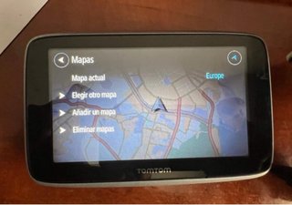 GPS TomTom GO Premium con Accesorios