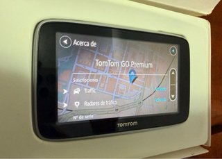 GPS TomTom GO Premium con Accesorios
