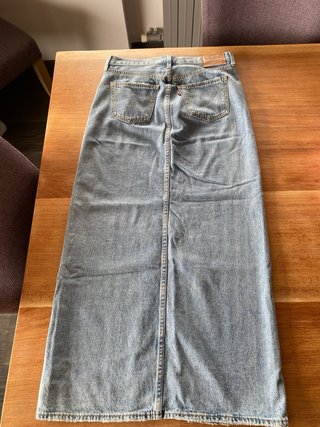 Levi’s falda vaquera larga con abertura 26