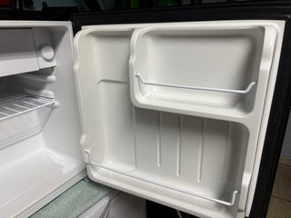 Frigorífico Cecotec 46L Negro
