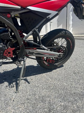 Fantic XMF 125 Supermotard Roja y Blanca