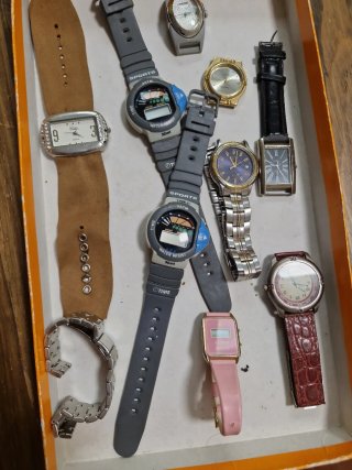 Lotto 10 Orologi Vintage e Moderni