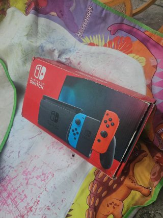 Nintendo Switch c/ sus accesorios & Regalo Juegos