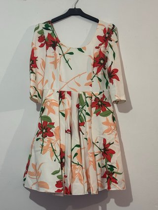Vestido de fiesta corto floral