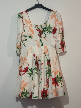 Vestido de fiesta corto floral