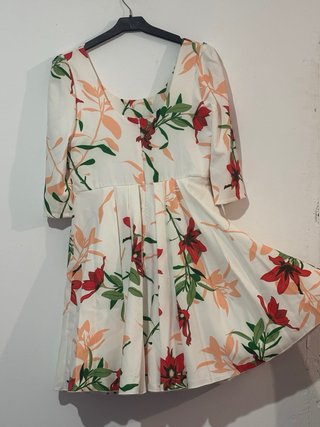 Vestido de fiesta corto floral