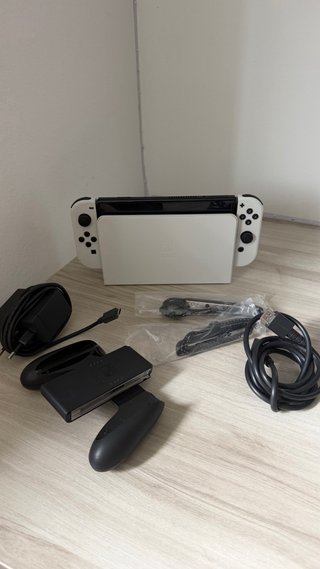 Nintendo Switch OLED Blanca y Negra