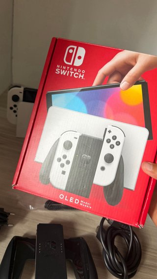 Nintendo Switch OLED Blanca y Negra