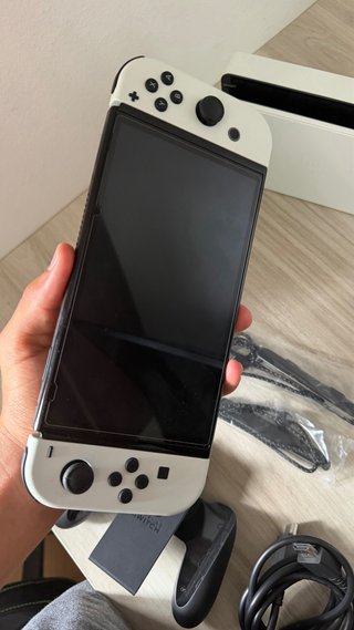 Nintendo Switch OLED Blanca y Negra