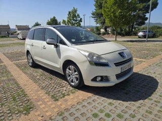 Peugeot 5008 2011