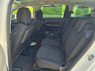 Peugeot 5008 2011