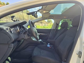 Peugeot 5008 2011
