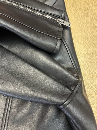 Cazadora corta efecto piel Pimkie