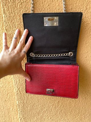 Bolso de mano rojo vintage con cadena