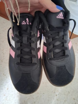 Zapatillas Adidas Negras y Rosas