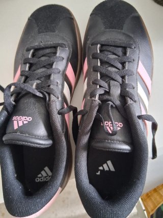 Zapatillas Adidas Negras y Rosas