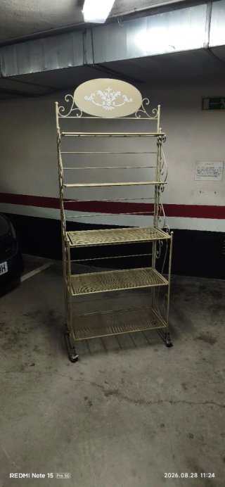 Estantería vintage hierro forjado beige