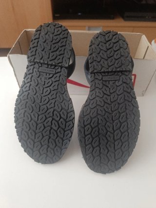 Sandali in pelle nera per bambini taglia 35