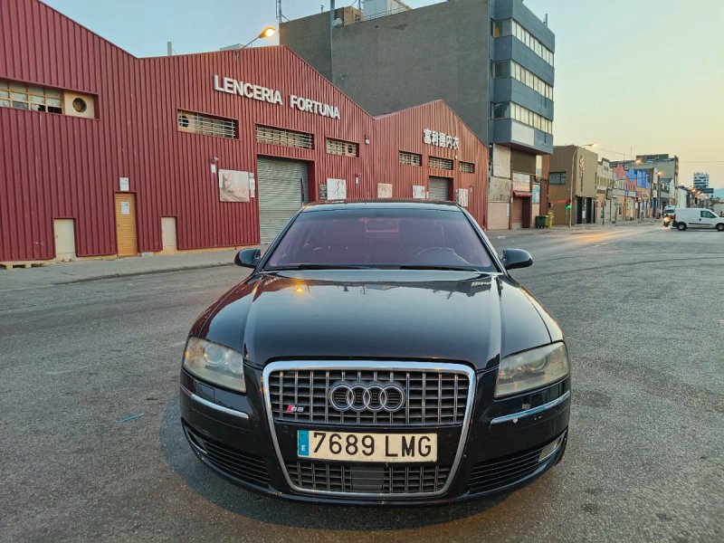 Audi A8 2006 - foto 1