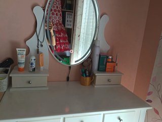 Tocador de maquillaje blanco