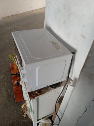 Microondas de la marca hace TW