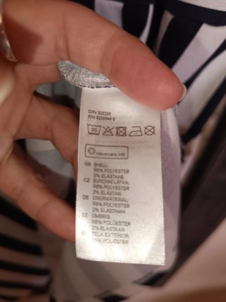 Vestido de rayas azul y blanco