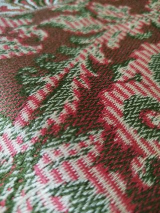 Tela para tapizar floral verde y rojo
