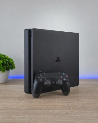 PS4 Slim Negra - Sin Actualizar