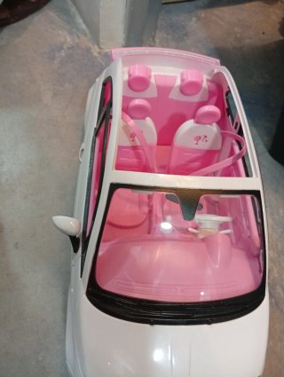 Coche Barbie Fiat 500 Rosa y Blanco