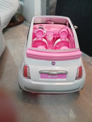 Coche Barbie Fiat 500 Rosa y Blanco
