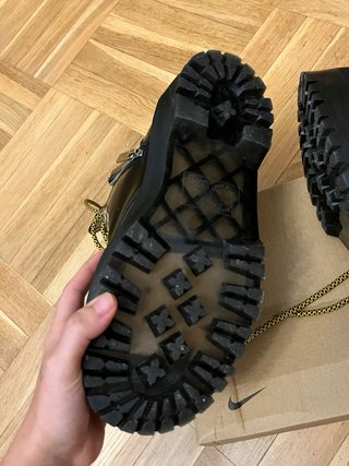 Botas Dr. Martens modelo Jadon con plataforma