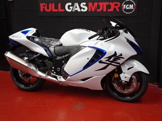Suzuki Hayabusa Blanca y Azul