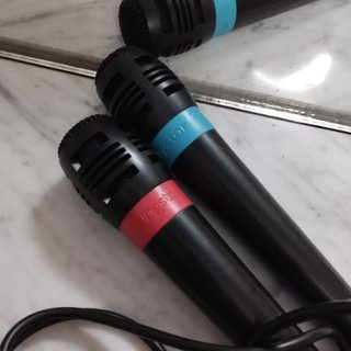 Lote Singstar PS2 (4 juegos + 4 micrófonos)