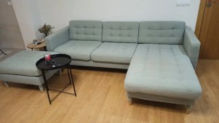 Sofá modular y puff color verde azulado