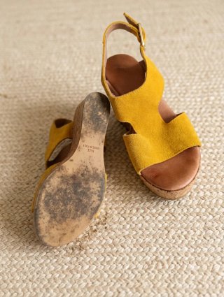 Sandalias Cuña Piel/ Corcho Mostaza T. 36