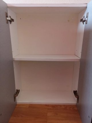 Mueble de baño negro y blanco