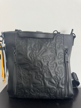 Mochila Lois Jeans Negra (negociable)