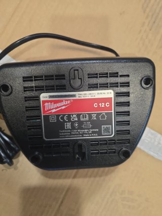 Cargador Milwaukee 18V C12C