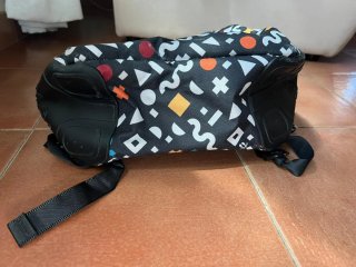 Mochila Totto 20L Diseño Geométrico