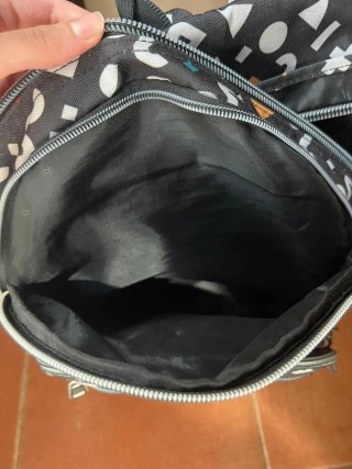 Mochila Totto 20L Diseño Geométrico