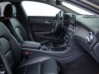 Mercedes Clase CLA 1.6 CLA 200 4P