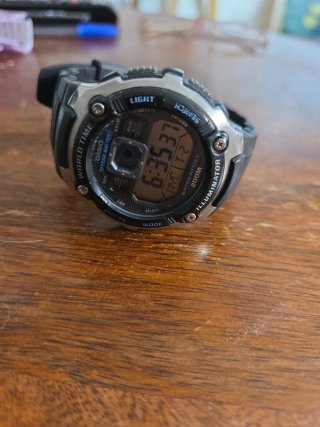 Reloj Casio AE2000W Mundo Negro/Plata