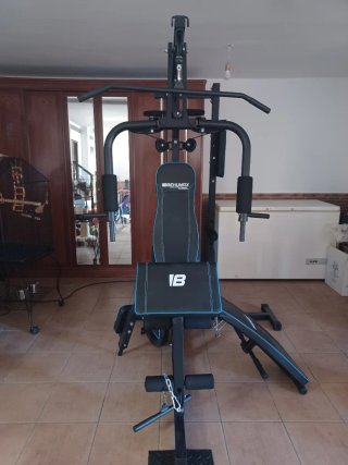 Máquina de ejercicios multifuncional