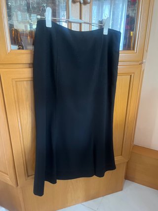 Falda midi negra