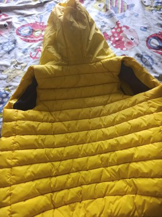Chaleco acolchado amarillo talla 11/12 años