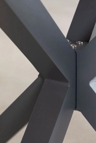 Tavolo rotondo da esterno in legno e alluminio. Con difetto di fabbrica.