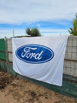 Bandera Ford