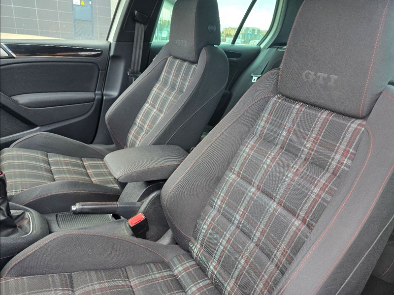 Volkswagen Golf 2011, foto 15