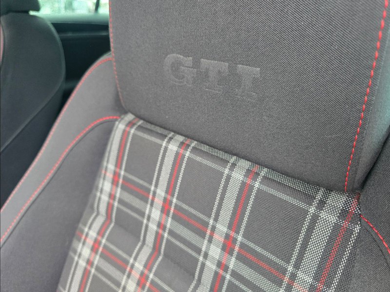 Volkswagen Golf 2011, foto 18