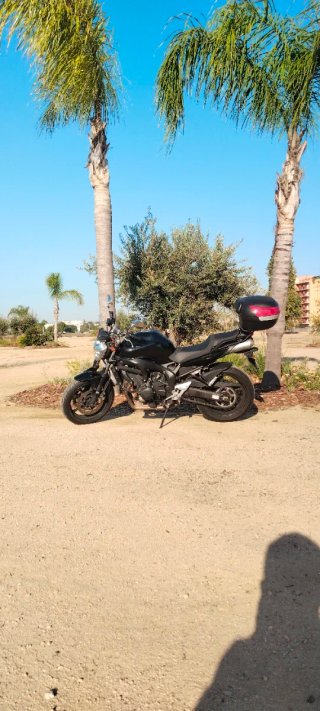 Yamaha FZ6 Naked Negra